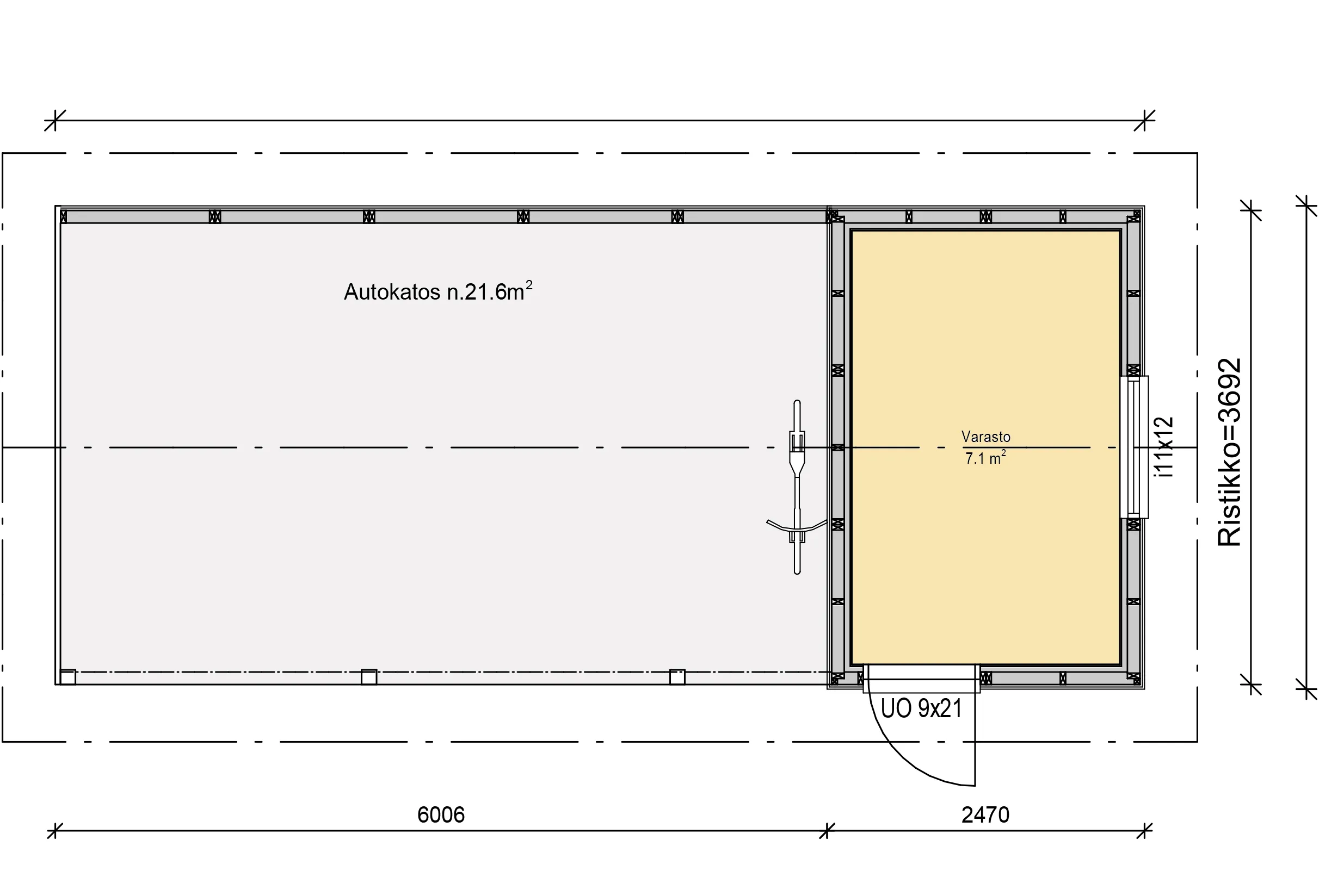 Pohjapiirros, joka esittää autokatosta ja varastoa. Autokatos on vaaleanharmaa, pinta-alaltaan noin 21.6 m². Varasto on vaaleankeltainen, pinta-alaltaan 7.1 m², ja siinä on ovi UO 9x21 sekä ikkuna i11x12. Piirustuksessa on esitetty rakennuksen mitat: pituus 6006 ja 2470, sekä kokonaisleveys 3692.